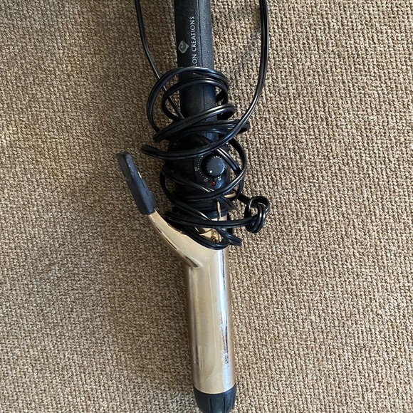 Curling iron - Picture 1 of 1